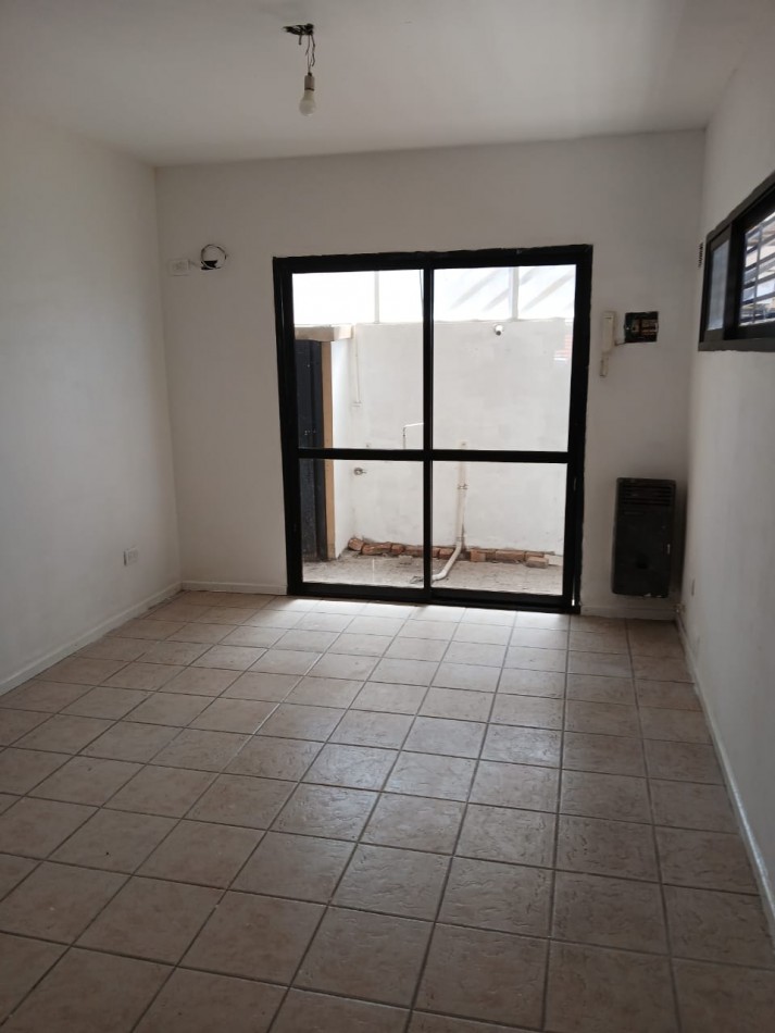 Departamento calle 132 e/ 64 y 65